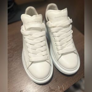 Women Alexander McQueen size 7
